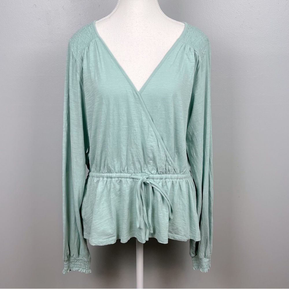 NWT Wonderly aqua 100% cotton drawstring waist peplum surplice top, Medium.